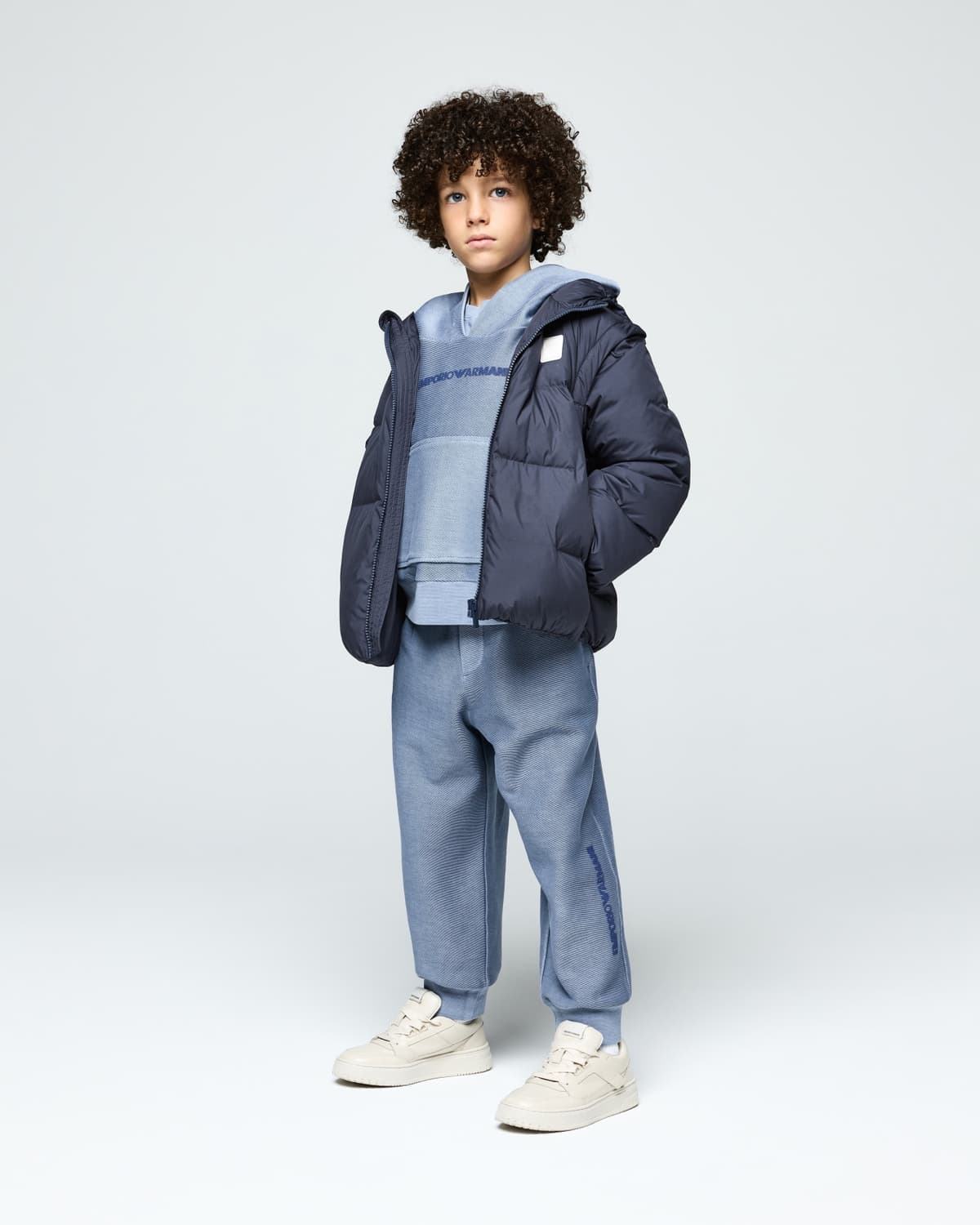 Emporio Armani Dziecięce spodnie dresowe z ukośnego jerseyu delavé - 4