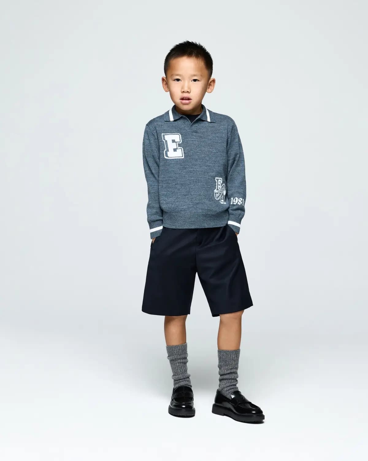 Emporio Armani Dziecięcy teksturowany sweter polo z naszywkami varsity - 2