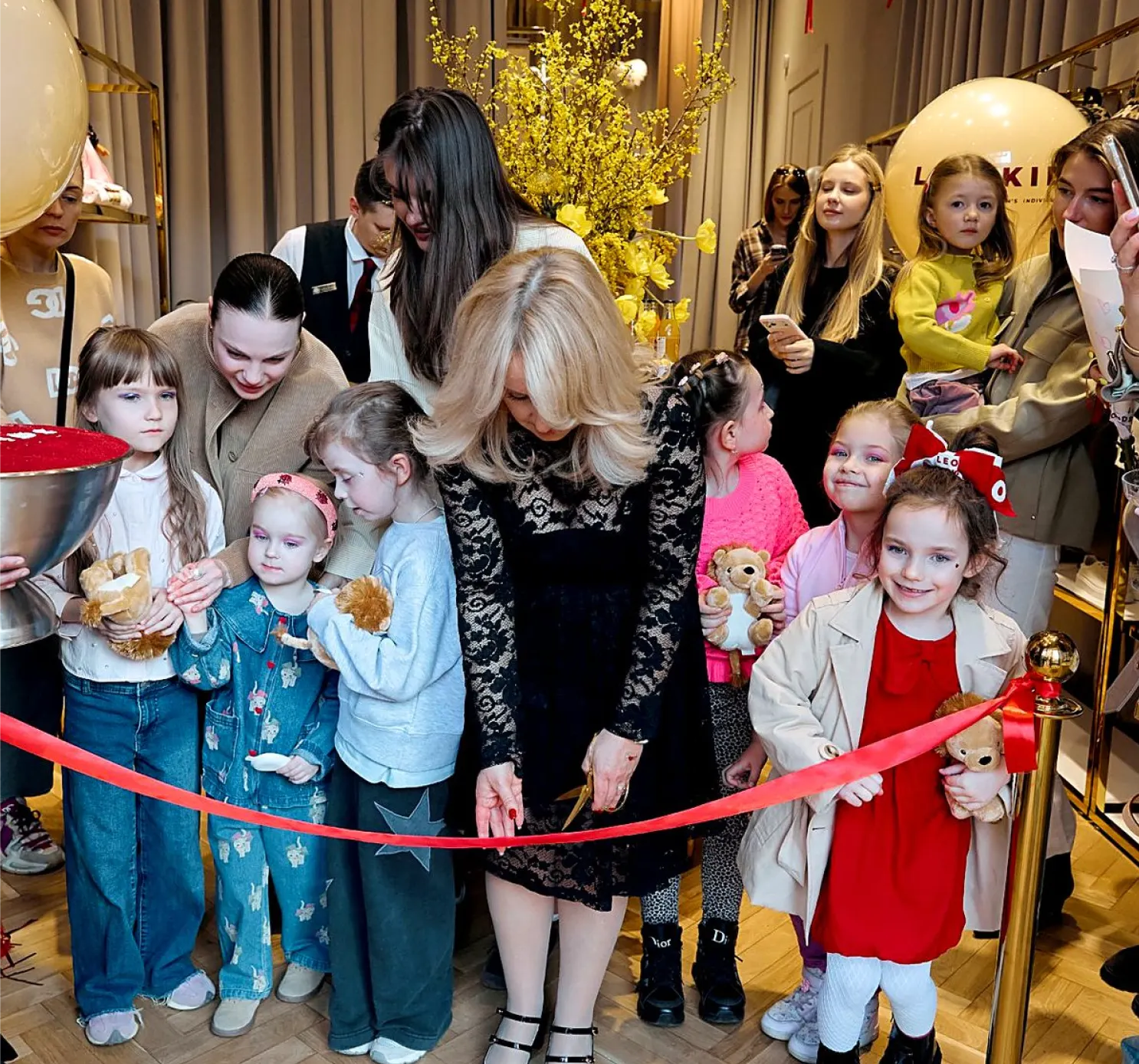 LEO KIDS store opening
